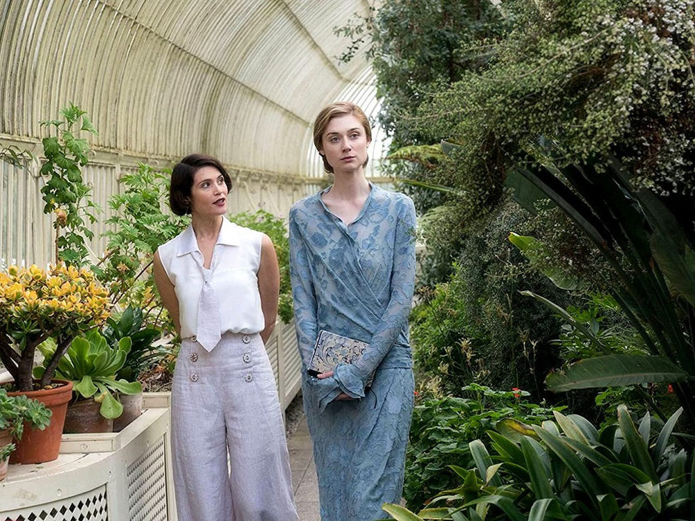 الیزابت دبیکی و جما آرترتون در فیلم «ویتا و ویرجینیا» (Vita and Virginia)